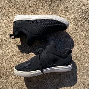 Steve Madden Lancer Lace-Up Sneakera